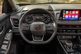 Nissan vyzrál na levoproudařství. Nabízí přátelskou technologii, která je až geniálně jednoduchá - Garáž.cz